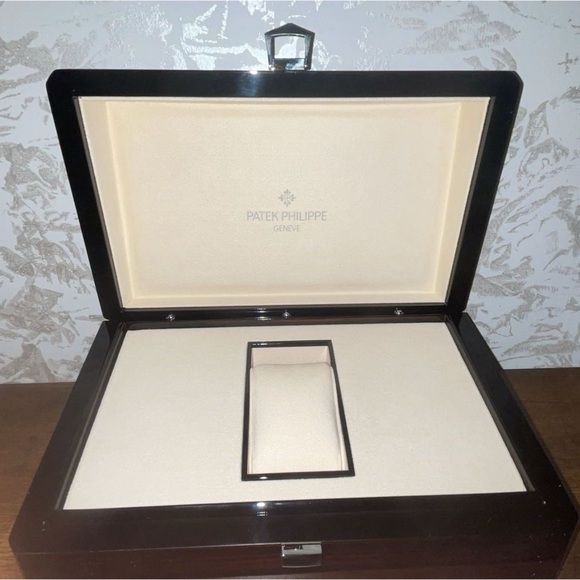 Patek Philippe OEM Brown Wooden Watch Box - Picture 3 of 5